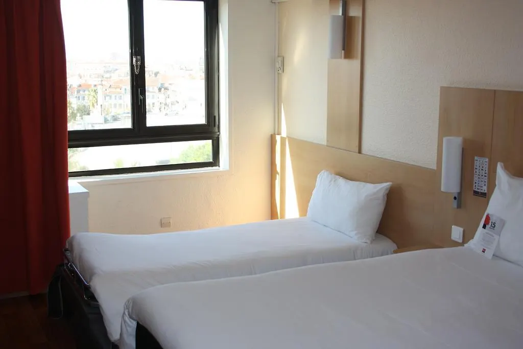 ***  Hotel Ibis Marseille Centre Gare Saint Charles Francia